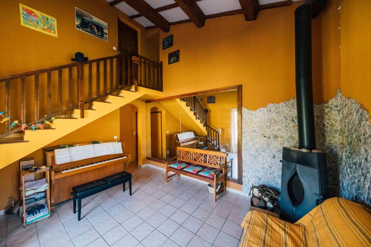 Maison D'Hotes Eco-Responsable Avec Piscine 6X12M Châteaudouble Extérieur photo
